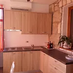 Family Friendly House With A Swimming Pool Brest Pod Uckom, Istria - Sredisnja Istra - 13005 بيت للعطل Lupoglav (Istria)