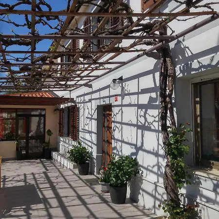 Family Friendly House With A Swimming Pool Brest Pod Uckom, Istria - Sredisnja Istra - 13005 بيت للعطل Lupoglav (Istria)