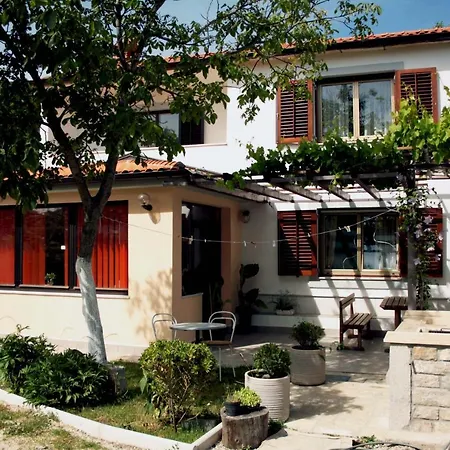 Family Friendly House With A Swimming Pool Brest Pod Uckom, Istria - Sredisnja Istra - 13005 بيت للعطل Lupoglav (Istria)